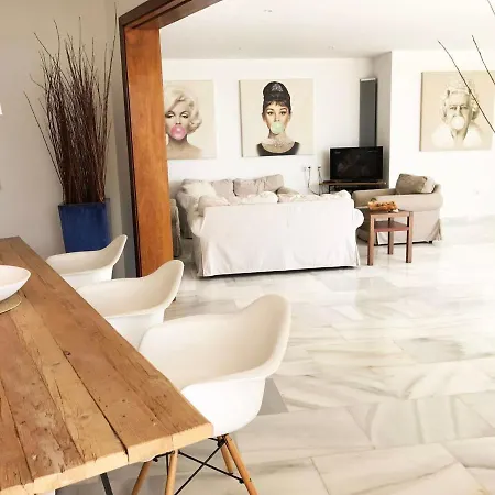 Cala'n Blanes Sleeps 8 With Pool And Wifi